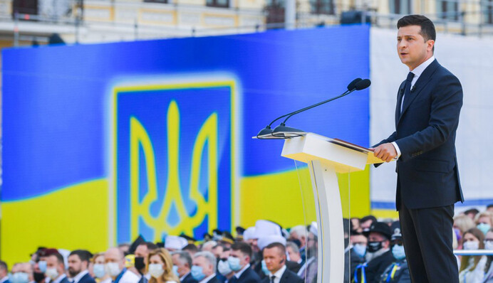 Таинственный опрос Зеленского: что и кто стоит за идеей Банковой