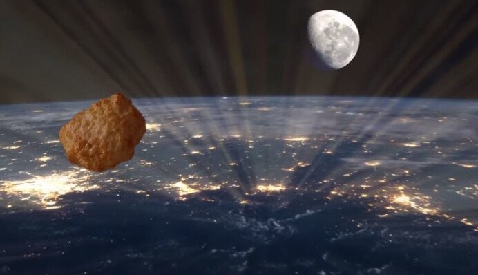 У Великобританії запустили в космос курячий наггетс. Як тобі таке, Ілон Маск?