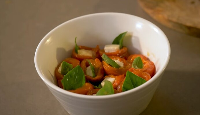 Готуємо вдома перці в меду з базиліком: рецепт закуски від Тетяни Литвинової