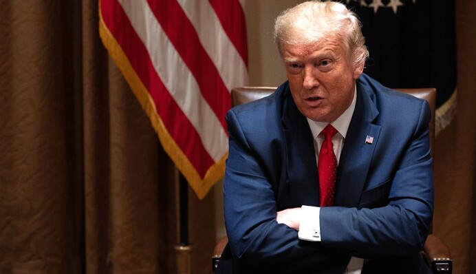 Більше ніж фото: Дональд Трамп рахує гроші перш ніж зробити пожертвування на благодійність