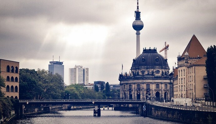 У кількох музеях Берліна пройшли масштабні акти вандалізму - невідомі пошкодили 70 творів мистецтва