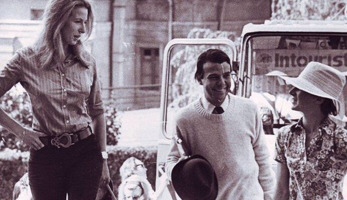 В сети вспомнили фото дочери Елизаветы II в Киеве - а ведь есть и видео, где она падает с лошади в Пирогово