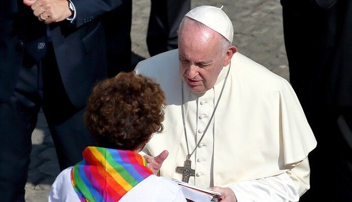Всплыл любопытный факт о поддержке ЛГБТ-семей Папой Римским - в Ватикане его комментировать отказались