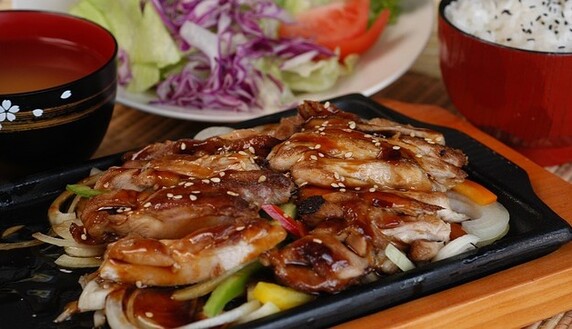 Як правильно приготувати курку теріякі: рецепт від шеф-кухаря з Японії