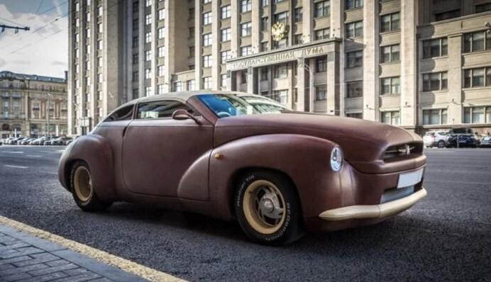 У Росії продають шкіряно-хутряний автомобіль, і захисники природи лютують - колись він був бізоном