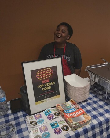 Підлітка не брали на роботу через вік, але він не здався - тепер восьмикласник і сам бос