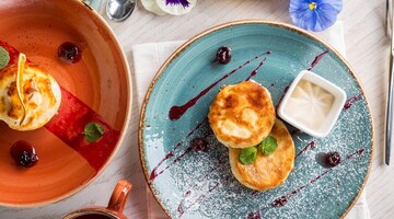 Більше сиру, менше борошна: печемо смачні сирники за рецептом Тетяни Литвинової