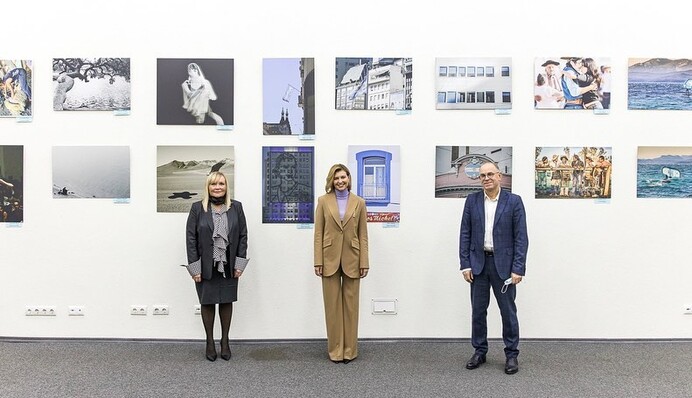 У мережі обговорюють образ Олени Зеленської на зустрічі з послом Аргентини - перша леді обрала колір карамелі