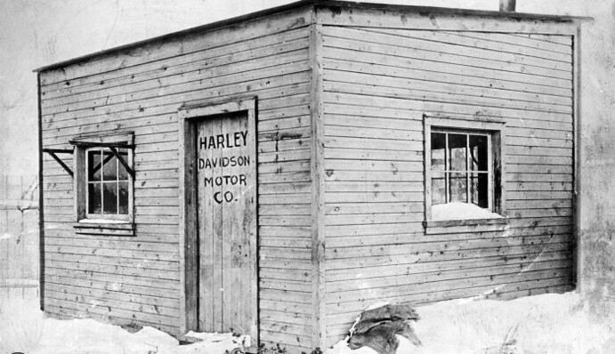 Як виглядали перші офіси відомих світових брендів та компаній - 10 фото, які занурять вас в минуле