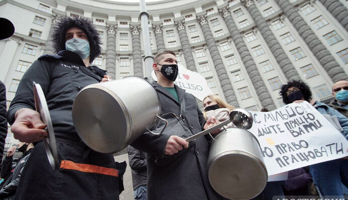 Карантин выходного дня: спасет ли Украину решение Кабмина