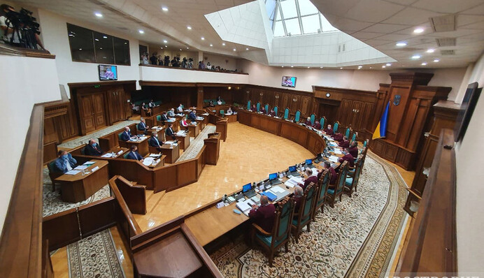 The Unconstitutional Madness in Ukraine