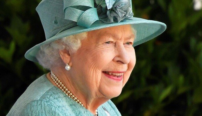 Французское радио преждевременно опубликовало некролог королевы Елизаветы - пришлось извиняться