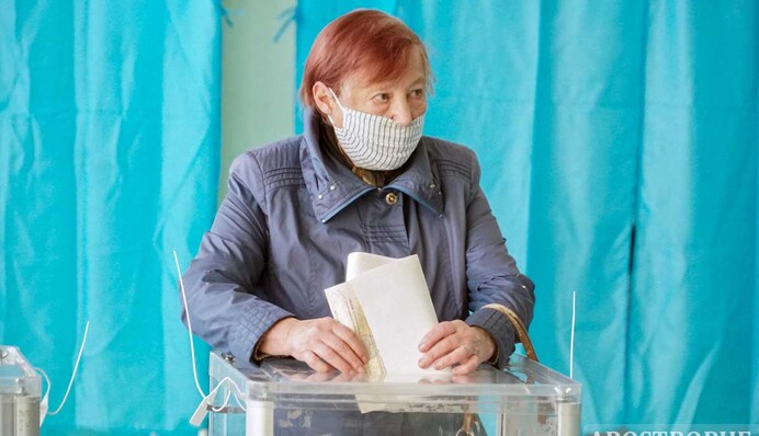 Не срослось: почему партии Зеленского и Порошенко остались без мэров