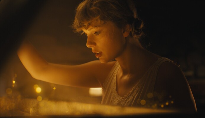 Премия American Music Awards назвала лучших артистов 2020 года: кого слушать, чтобы быть в тренде