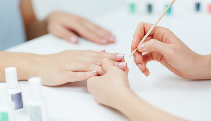 В моду возвращается бразильский маникюр: разбираем 10 стильных идей нейл-арта