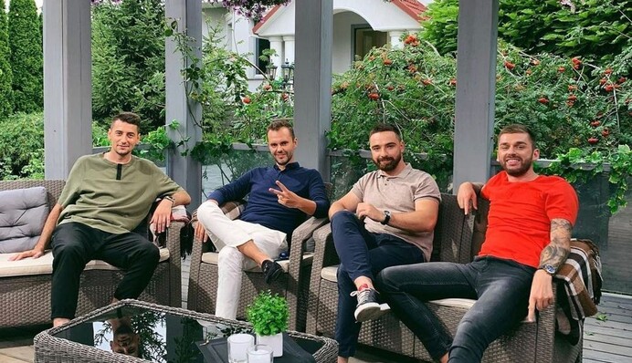 Визит в квартиры мужчин и неожиданная правда об Андрее: как прошел 7 выпуск 