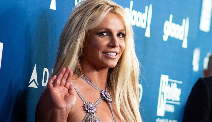 Брітні Спірс випустила невиданий раніше трек Swimming In The Stars