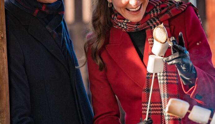 Принц Уильям и Кейт Миддлтон показали душевные фото их рождественского тура по Великобритании