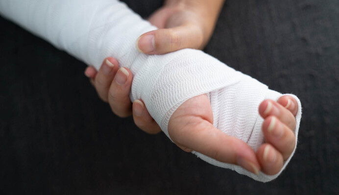 Аншлаг в травмпунктах та сотні ДТП: як Україна переживає льодовиковий період