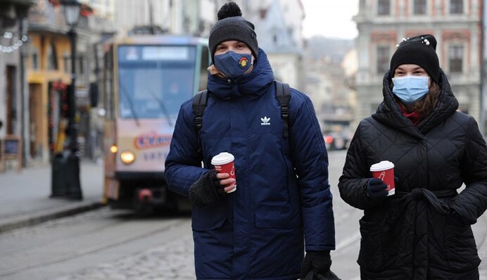 Новорічний локдаун: як Європа посилює обмеження, поки Україна гуляє