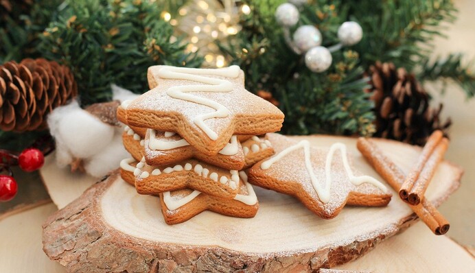 Печемо вдома імбирні пряники на Різдво і Новий рік: рецепт та ідеї декору