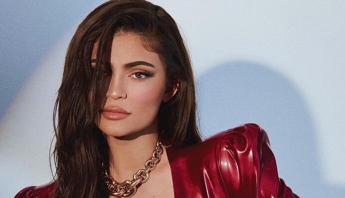 Журнал Forbes назвал самую высокооплачиваемую звезду в 2020 году