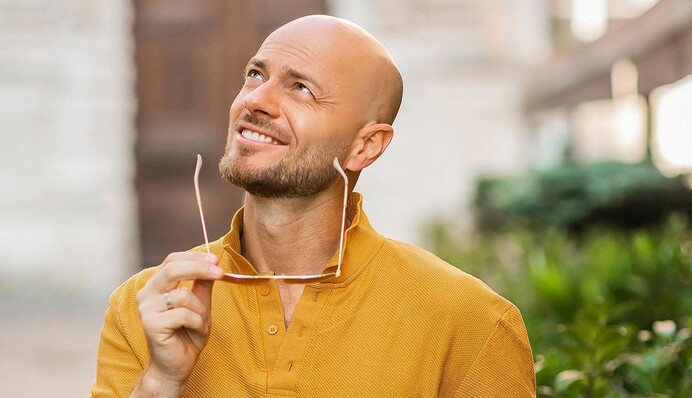 Влад Яма задумався про поповнення в сім'ї, й просить поради у дописувачів