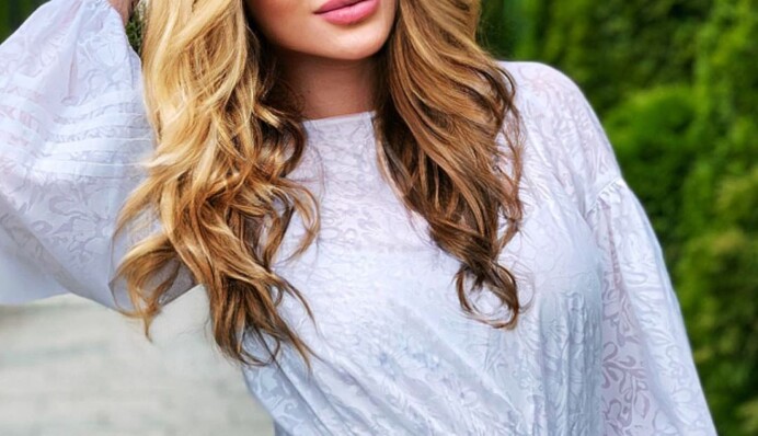 Слава Камінська похвалилася успіхами колишнього чоловіка - він став священиком: фото