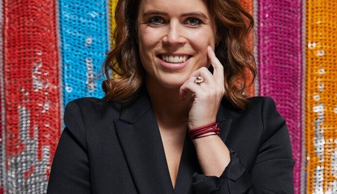 Папарацци показали беременную внучку Елизаветы II - девятого правнука королевы ждут уже вот-вот