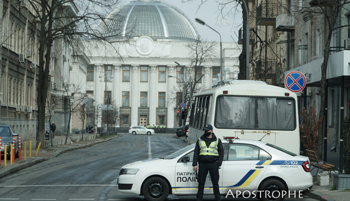 От перемирия на Донбассе до падения рейтингов Зеленского: главные политические итоги 2020 года