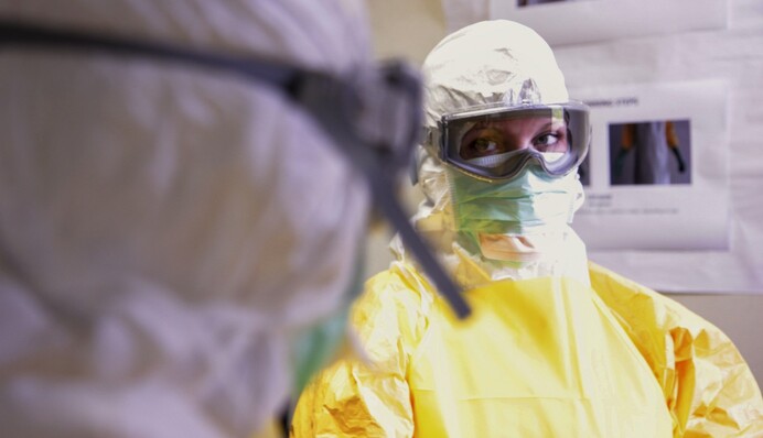 Лікар, який виявив вірус Ебола, попередив про нові загрози для людства після Covid-19