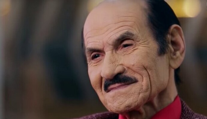 Госпіталізований Чапкіс зробив селфі з лікарні - схоже, артистові вже краще