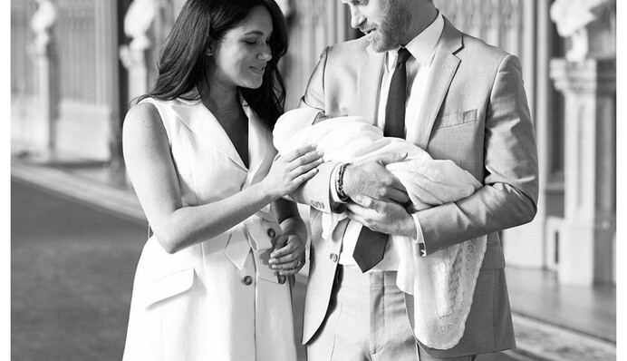 Принц Гаррі і Меган Маркл показали фото з сином - через фотошоп його майже не розгледіти