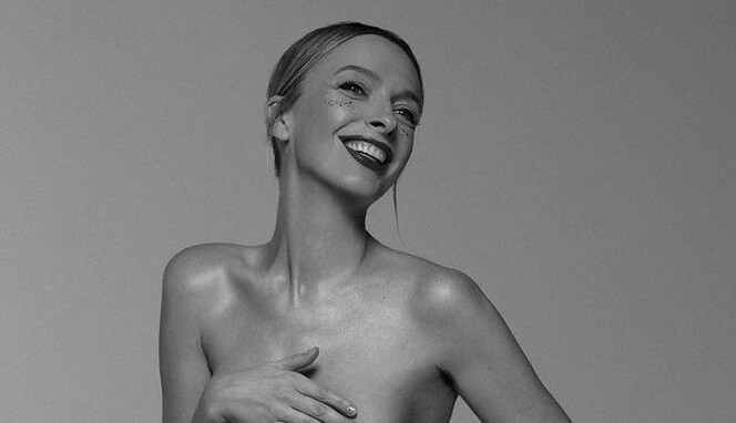 Ведущая Василиса Фролова снялась обнаженной на последних месяцах беременности