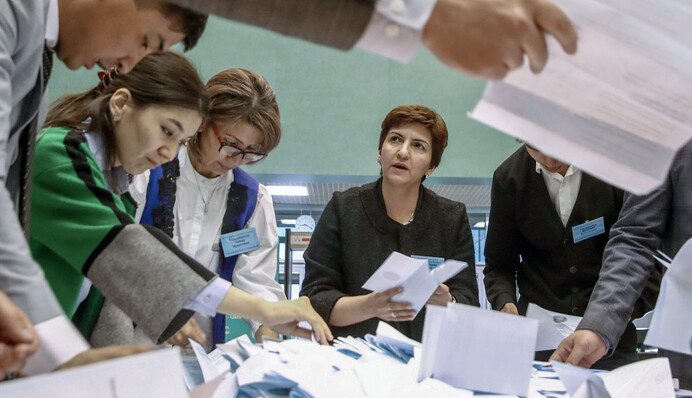 Впервые без Елбасы: в Казахстане прошли парламентские выборы
