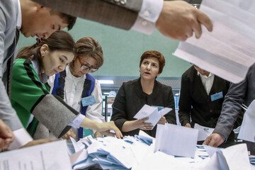 Вперше без Єлбаси: в Казахстані пройшли парламентські вибори