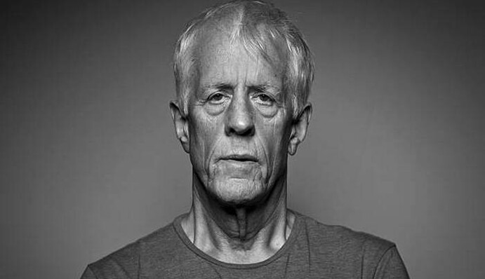 Умер режиссер Майкл Эптед - он снял фильм о Джеймсе Бонде и 