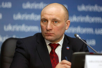 Спочатку десятки тисяч людей біля ялинки, а потім не продають презервативи - мер Черкас про локдаун