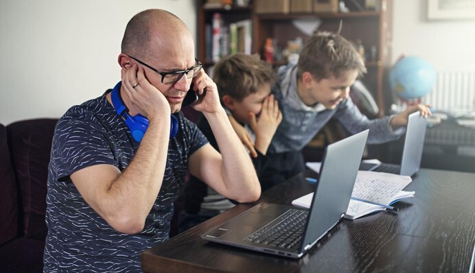 Фарс и балаган: родители плюются из-за дистанционного обучения