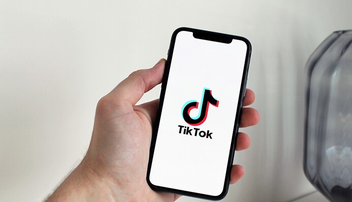 TikTok сделает аккаунты подростков приватными - видеть их смогут только одобренные подписчики