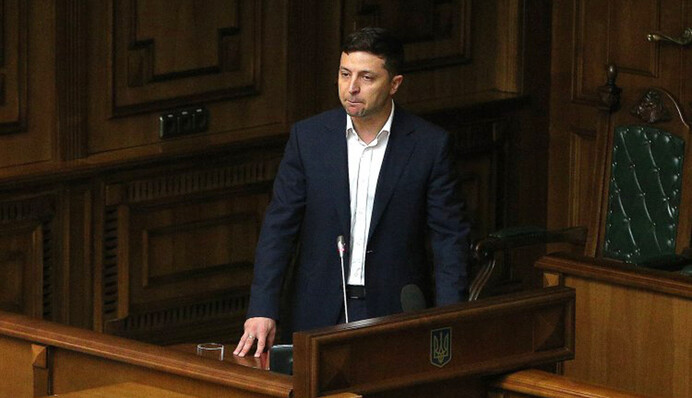 Бег по кругу: чем закончатся попытки Зеленского угомонить судей