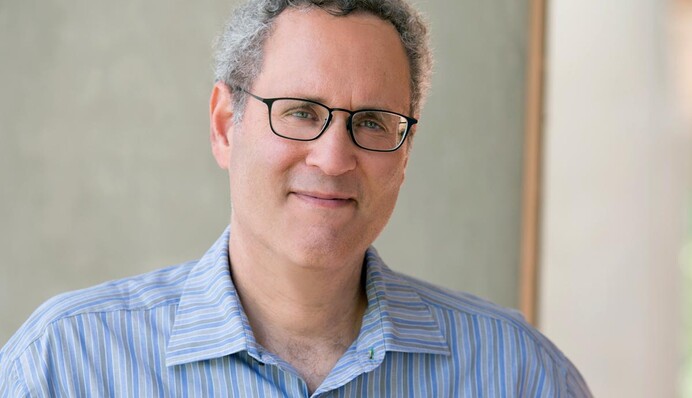 Трамп избежит тюрьмы, но не двух импичментов - американский конституцио­налист Майкл Герхардт