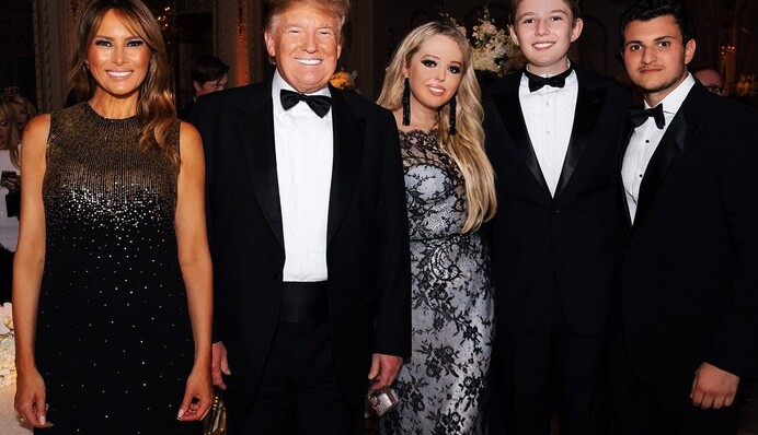 В последний рабочий день Дональда Трампа его дочь объявила о помолвке с сыном миллиардера