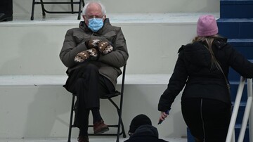 Рукавиці Берні Сандерса на інавгурації Байдена стали хітом - ось їх мила історія