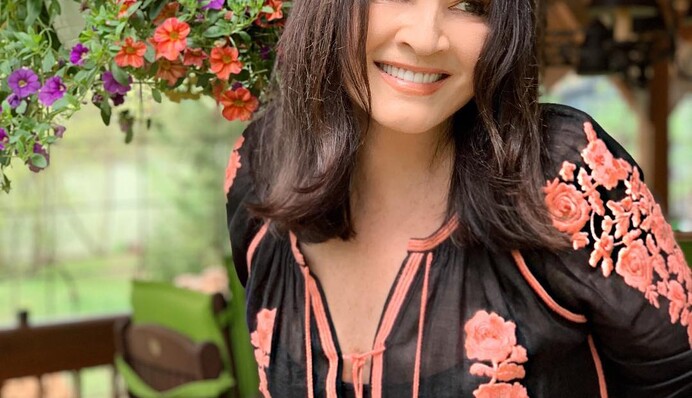 Особняк Софії Ротару показали з висоти пташиного польоту - як живе 73-річна артистка