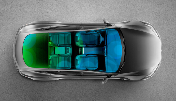 Стивен Кинг влюбился в новую Tesla. Еще бы! В ней можно играть в Cyberpunk 2077 просто под открытым небом