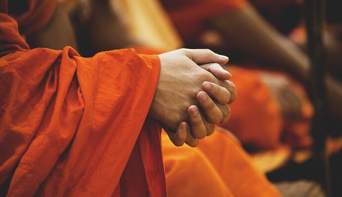 Імітація похорону стала трендом у Таїланді - люди платять гроші, щоб полежати у труні