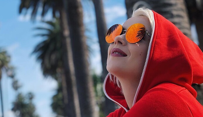 Мені пощастило: співачка Міка Ньютон розповіла про лікування раку у США