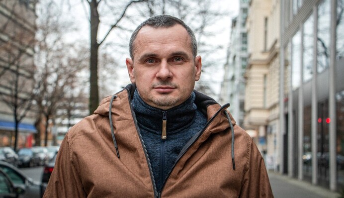 Олег Сенцов стал папой и показал первое фото с дочерью