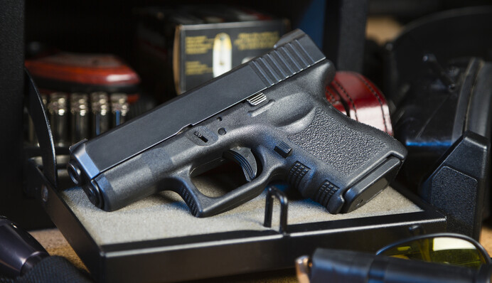 Легализация оружия: смогут ли украинцы ходить с пистолетами по улицам